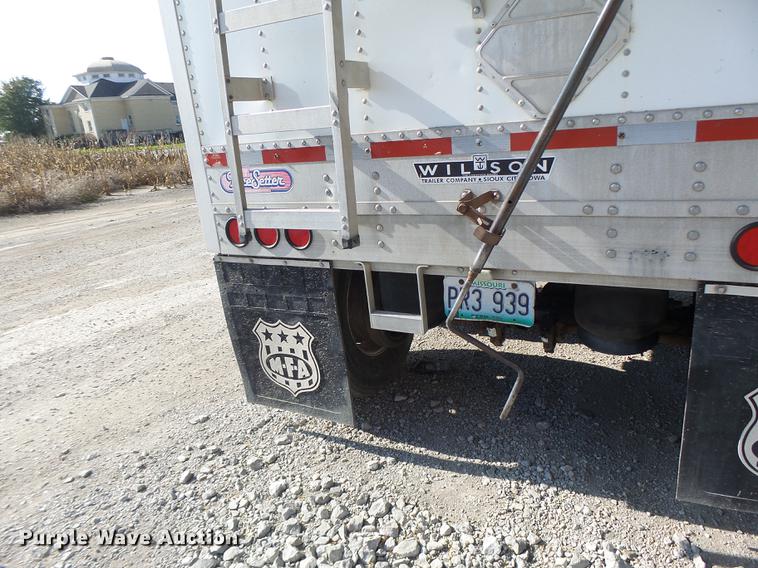image for item DB9940 2005 Wilson DWH-500 double hopper grain trailer