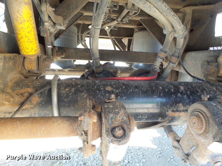 image for item DB9940 2005 Wilson DWH-500 double hopper grain trailer