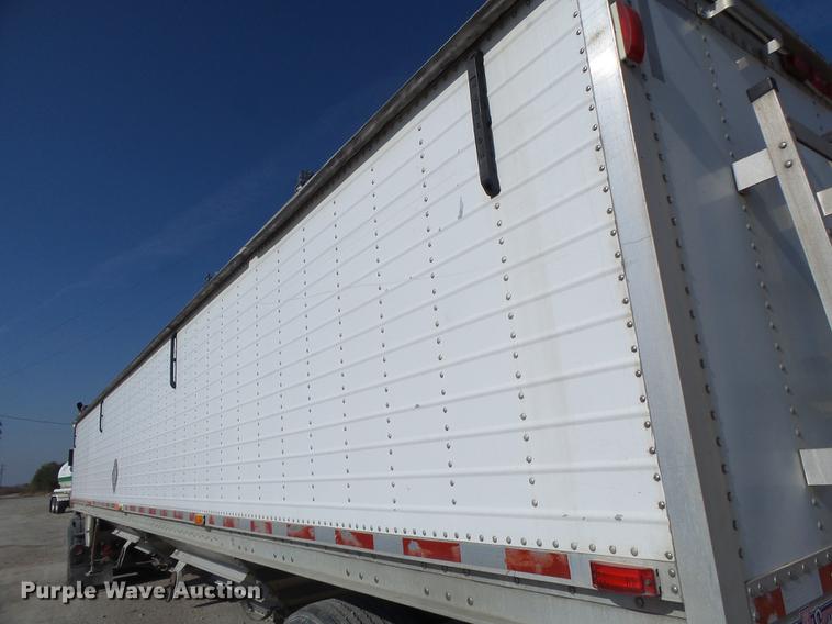 image for item DB9940 2005 Wilson DWH-500 double hopper grain trailer