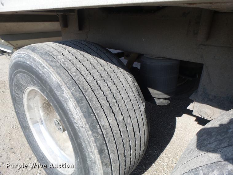 image for item DB9940 2005 Wilson DWH-500 double hopper grain trailer