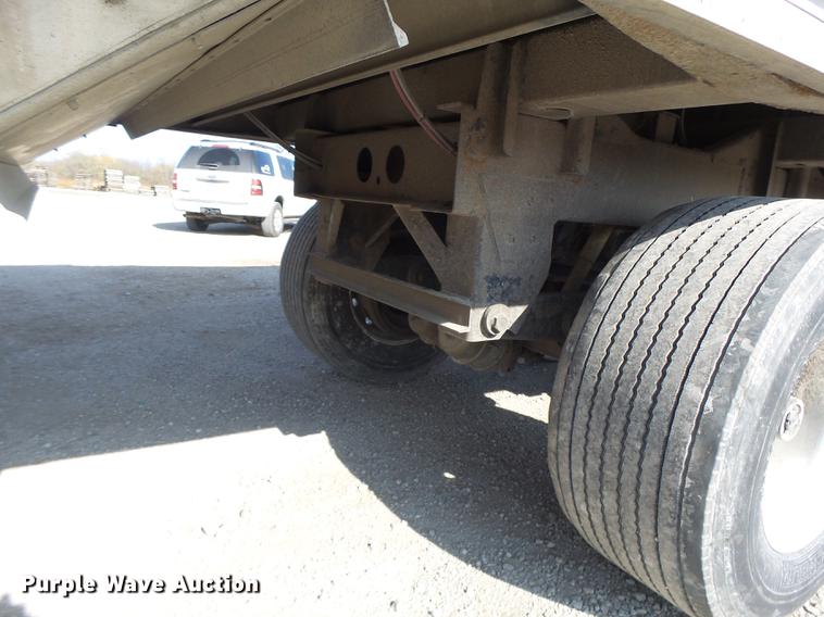 image for item DB9940 2005 Wilson DWH-500 double hopper grain trailer