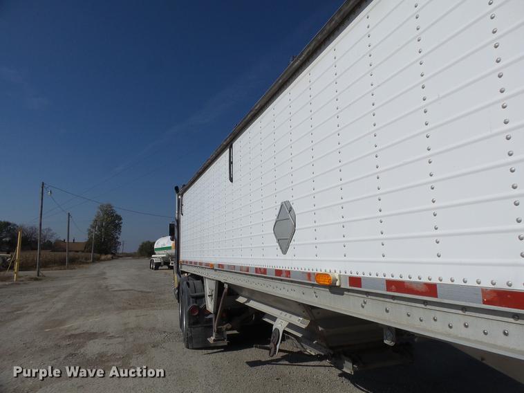 image for item DB9940 2005 Wilson DWH-500 double hopper grain trailer