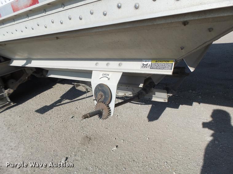 image for item DB9940 2005 Wilson DWH-500 double hopper grain trailer