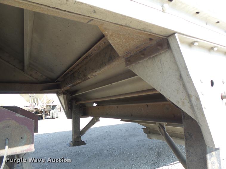 image for item DB9940 2005 Wilson DWH-500 double hopper grain trailer