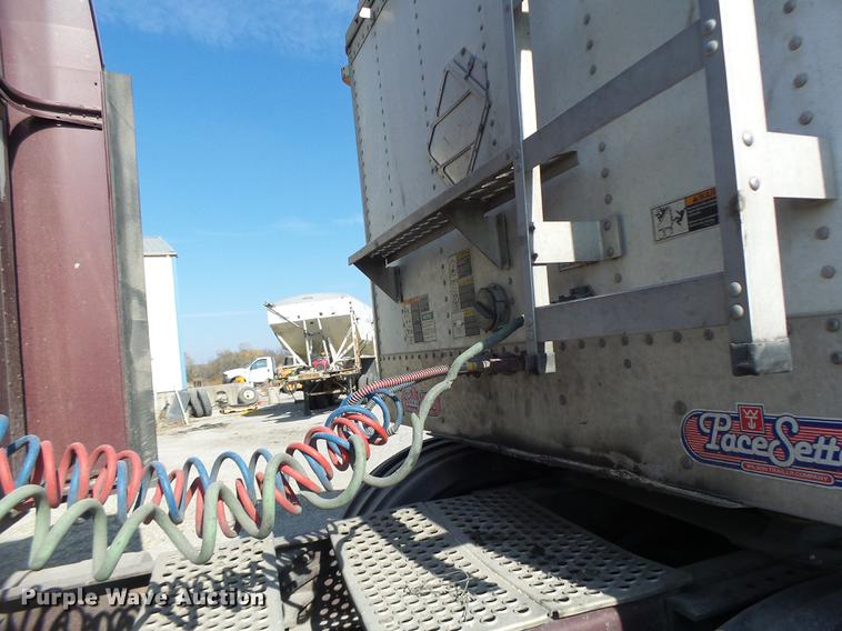 image for item DB9940 2005 Wilson DWH-500 double hopper grain trailer