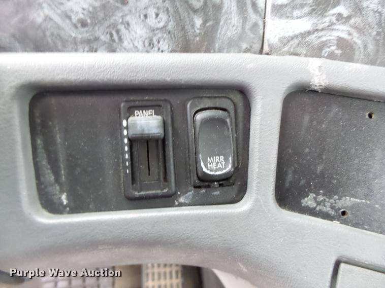 image for item DB9942 2003 Freightliner Columbia semi truck