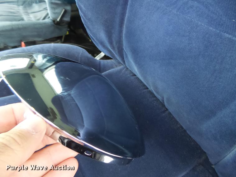 image for item DB9942 2003 Freightliner Columbia semi truck