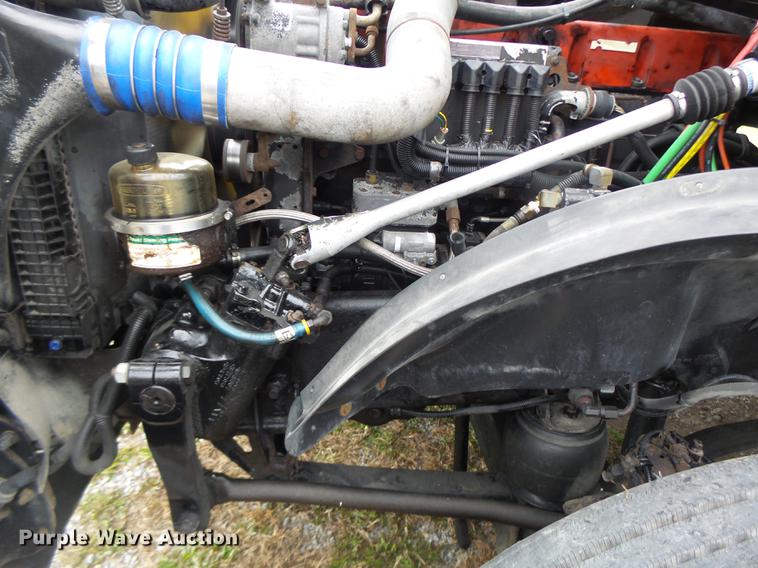 image for item DB9942 2003 Freightliner Columbia semi truck