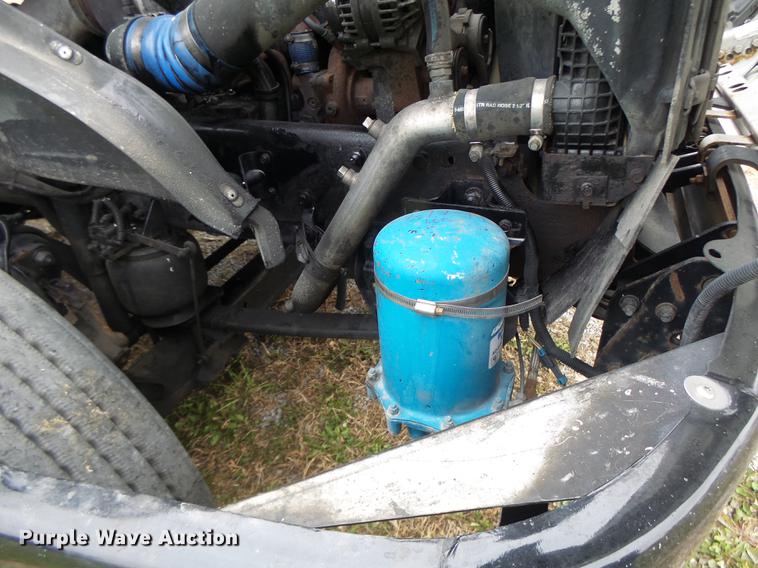 image for item DB9942 2003 Freightliner Columbia semi truck