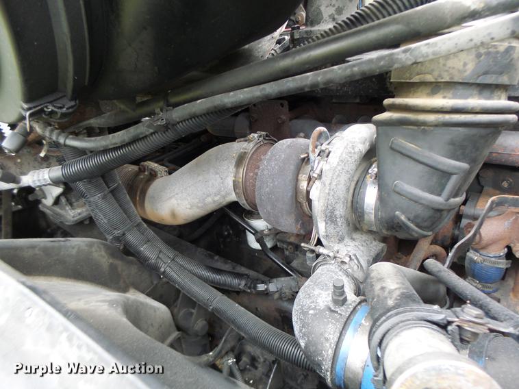 image for item DB9942 2003 Freightliner Columbia semi truck