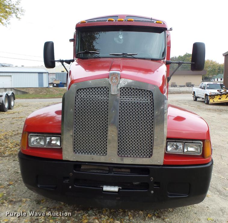 image for item DB9944 1995 Kenworth T600 semi truck