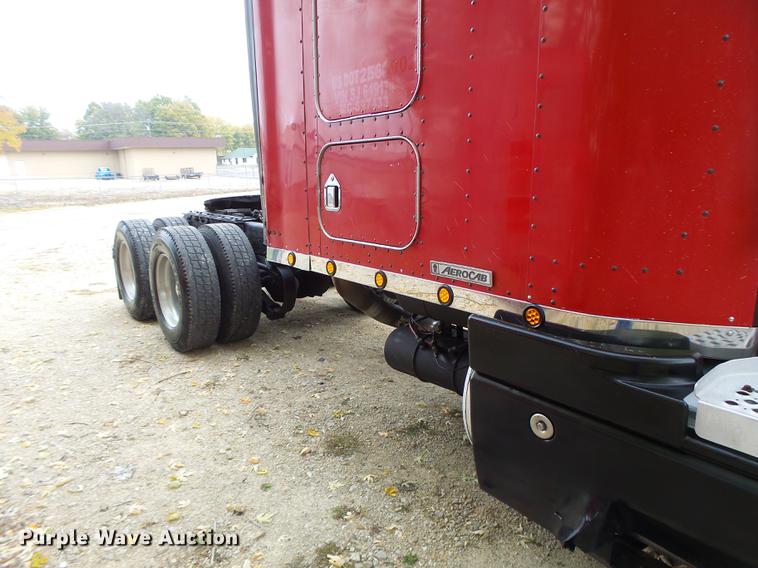 image for item DB9944 1995 Kenworth T600 semi truck