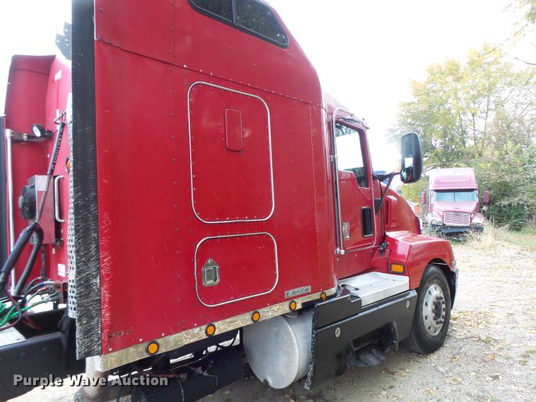 image for item DB9944 1995 Kenworth T600 semi truck