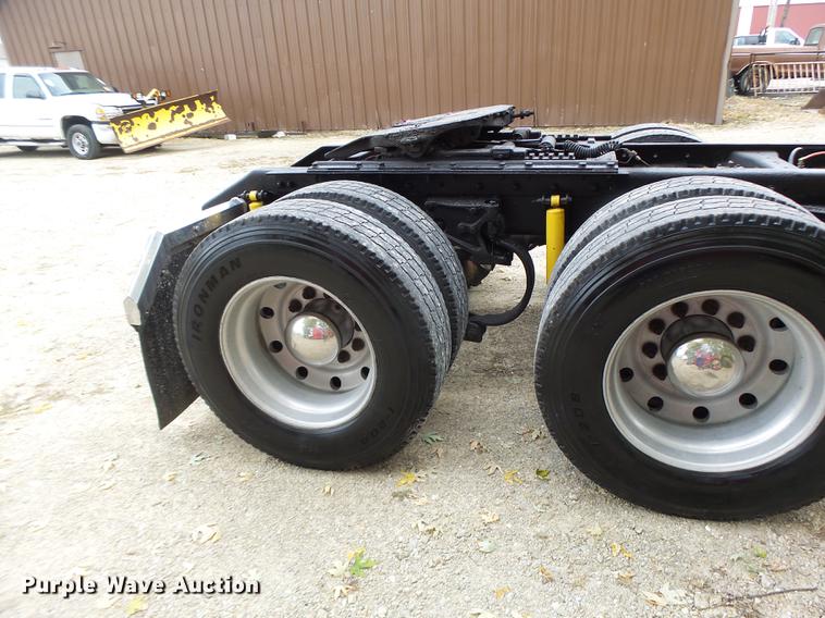 image for item DB9944 1995 Kenworth T600 semi truck