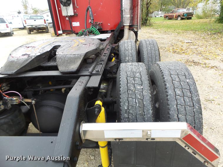 image for item DB9944 1995 Kenworth T600 semi truck