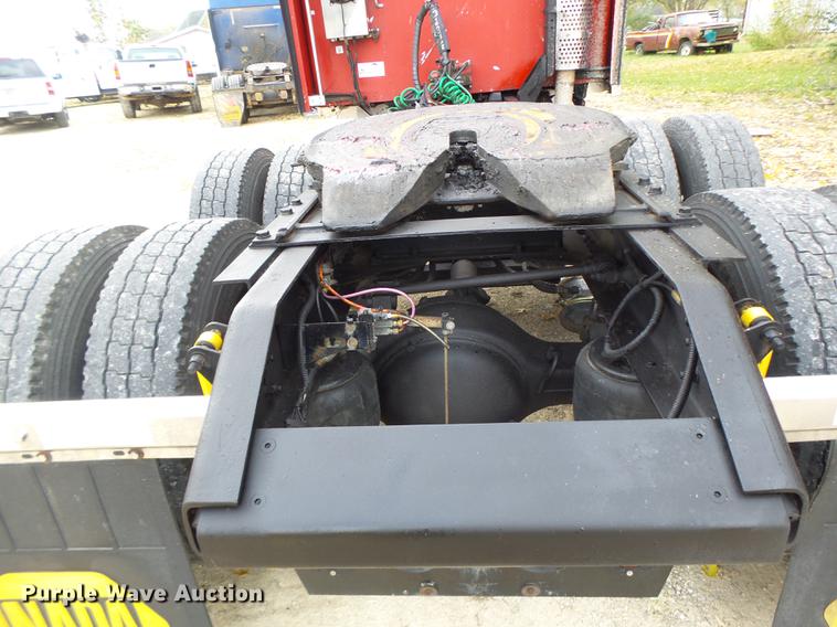 image for item DB9944 1995 Kenworth T600 semi truck