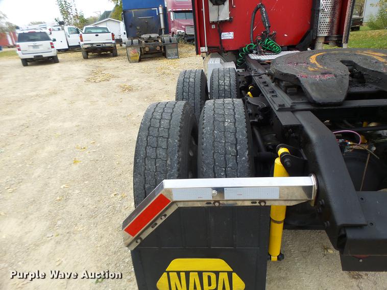 image for item DB9944 1995 Kenworth T600 semi truck