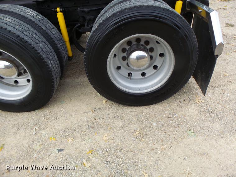 image for item DB9944 1995 Kenworth T600 semi truck