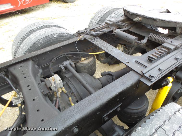 image for item DB9944 1995 Kenworth T600 semi truck