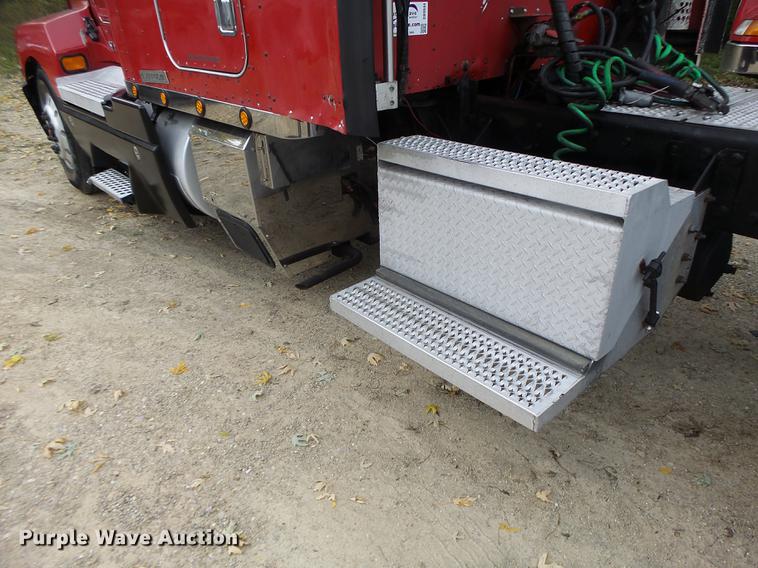 image for item DB9944 1995 Kenworth T600 semi truck