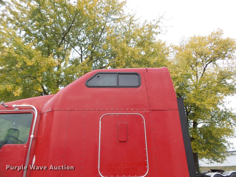 image for item DB9944 1995 Kenworth T600 semi truck