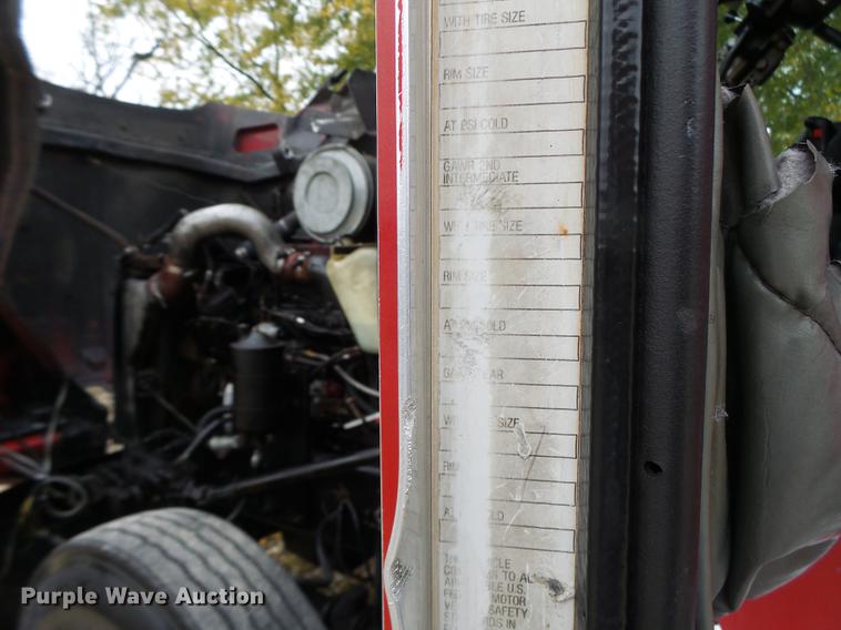 image for item DB9944 1995 Kenworth T600 semi truck