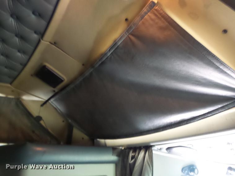 image for item DB9944 1995 Kenworth T600 semi truck