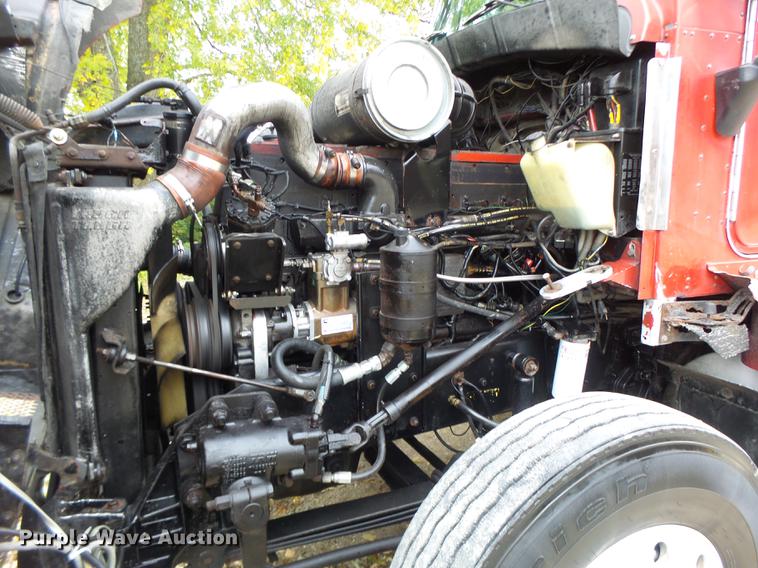 image for item DB9944 1995 Kenworth T600 semi truck