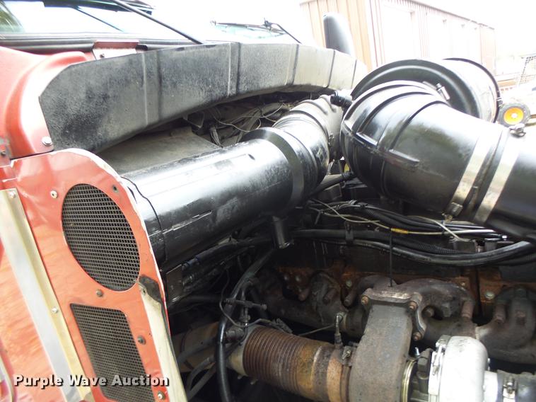 image for item DB9944 1995 Kenworth T600 semi truck