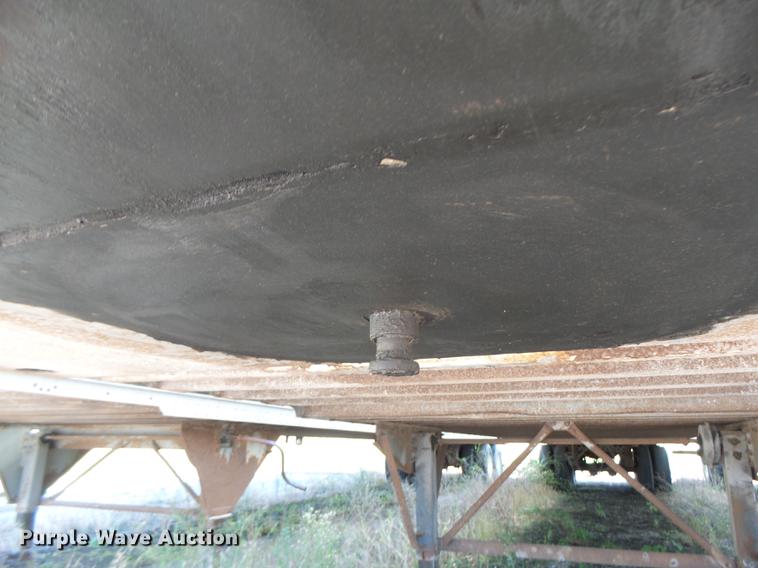 image for item DB9956 1998 Stoughton dry van trailer