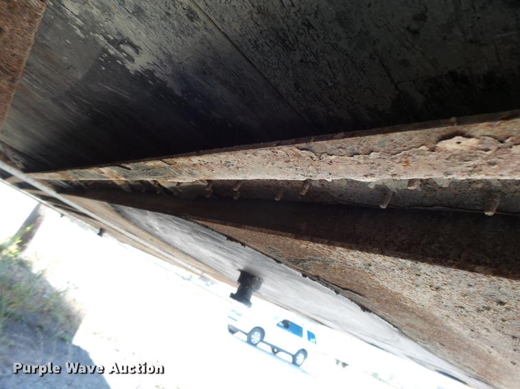 image for item DB9956 1998 Stoughton dry van trailer