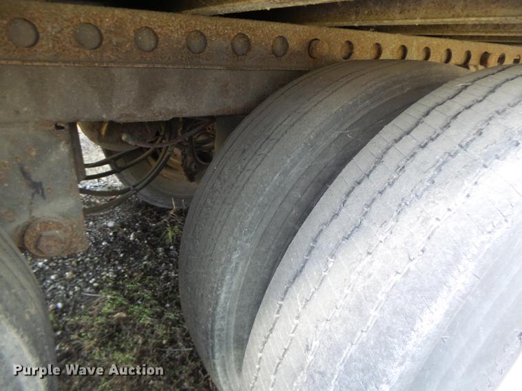 image for item DB9956 1998 Stoughton dry van trailer