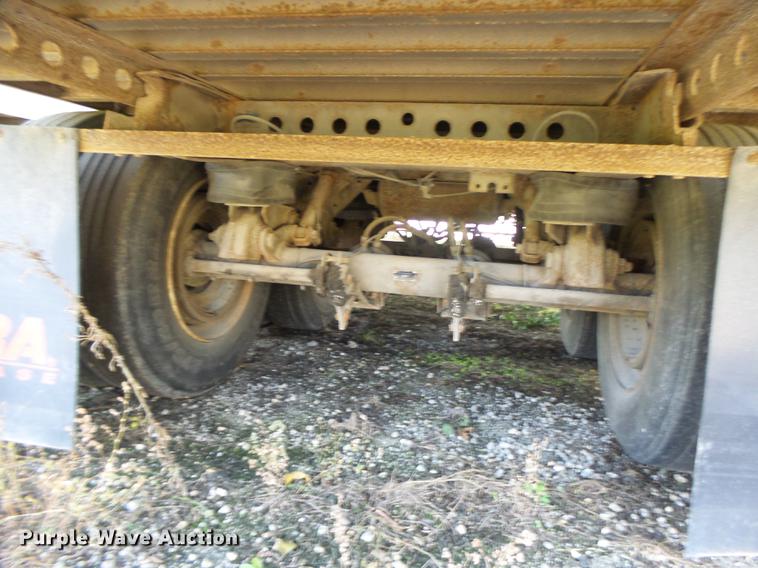 image for item DB9956 1998 Stoughton dry van trailer