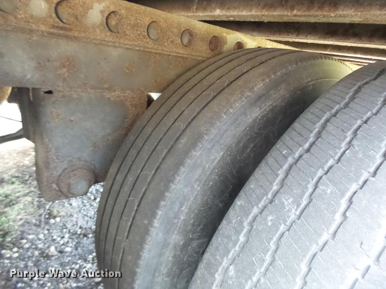 image for item DB9956 1998 Stoughton dry van trailer