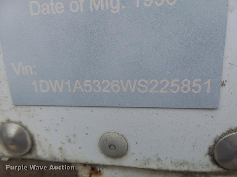 image for item DB9956 1998 Stoughton dry van trailer