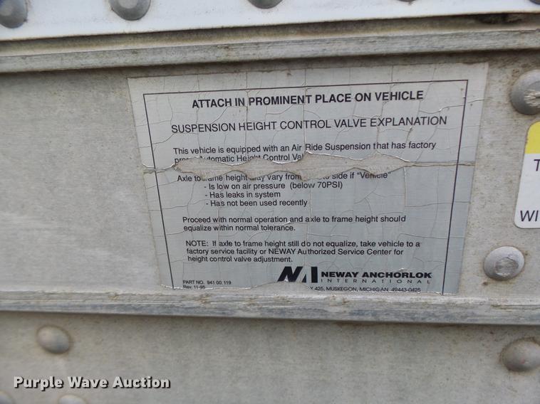 image for item DB9956 1998 Stoughton dry van trailer