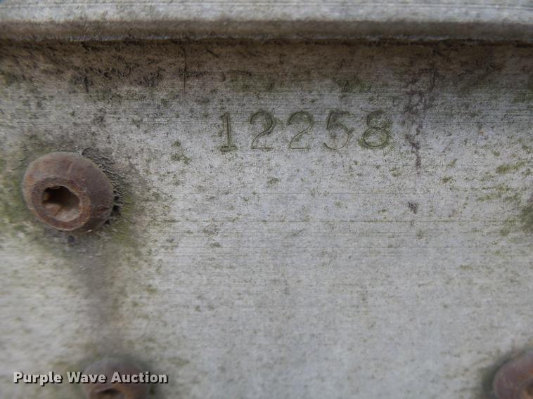 image for item DB9956 1998 Stoughton dry van trailer