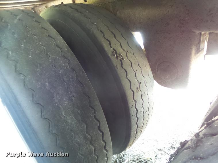 image for item DB9958 1995 Wabash dry van trailer