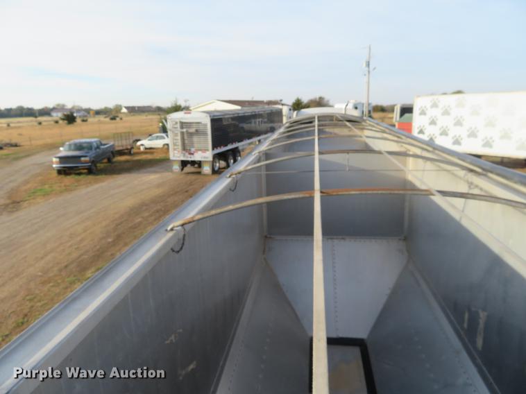 image for item DC0770 2010 Timpte Super Hopper double hopper grain trailer