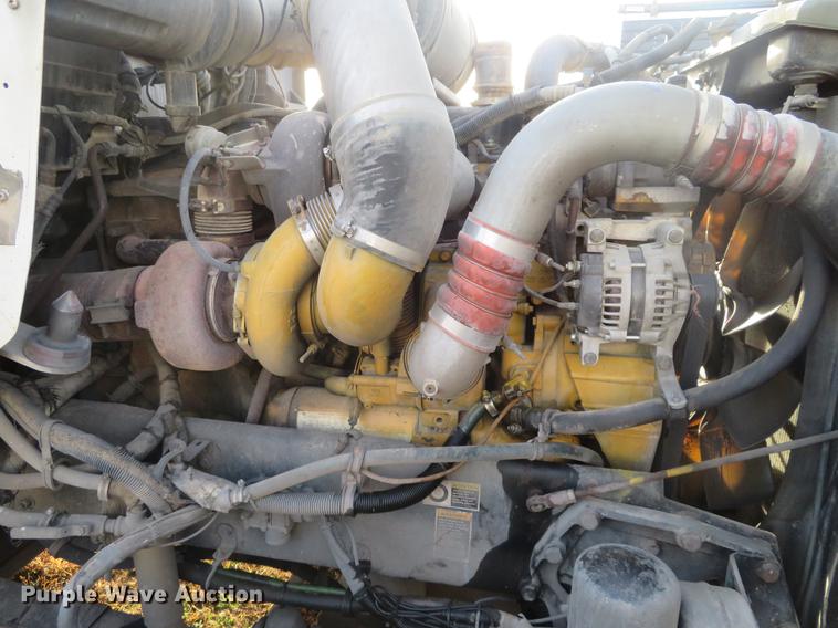 image for item DC0771 2005 Kenworth T600 semi truck