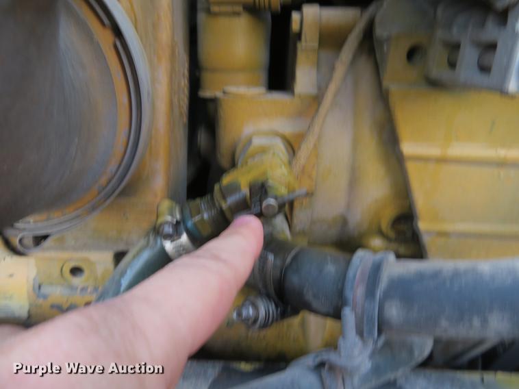 image for item DC0771 2005 Kenworth T600 semi truck