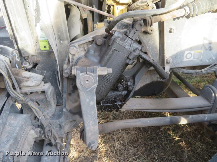 image for item DC0771 2005 Kenworth T600 semi truck