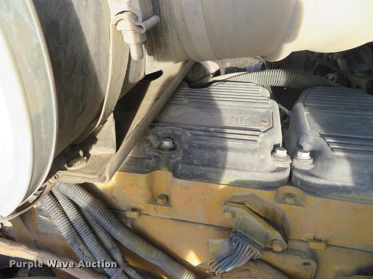 image for item DC0771 2005 Kenworth T600 semi truck