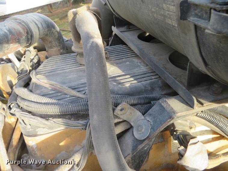 image for item DC0771 2005 Kenworth T600 semi truck