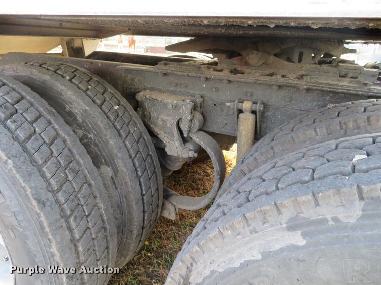 image for item DC0771 2005 Kenworth T600 semi truck