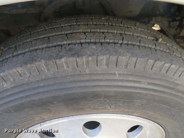 image for item DC0771 2005 Kenworth T600 semi truck