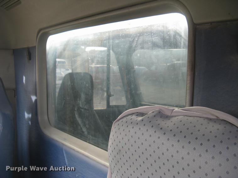 image for item DC2454 2004 Freightliner Columbia grain truck