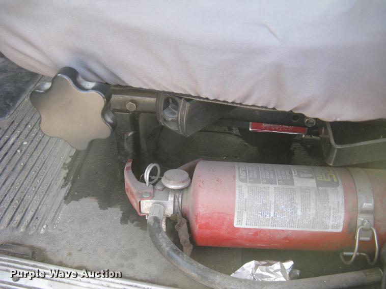 image for item DC2454 2004 Freightliner Columbia grain truck