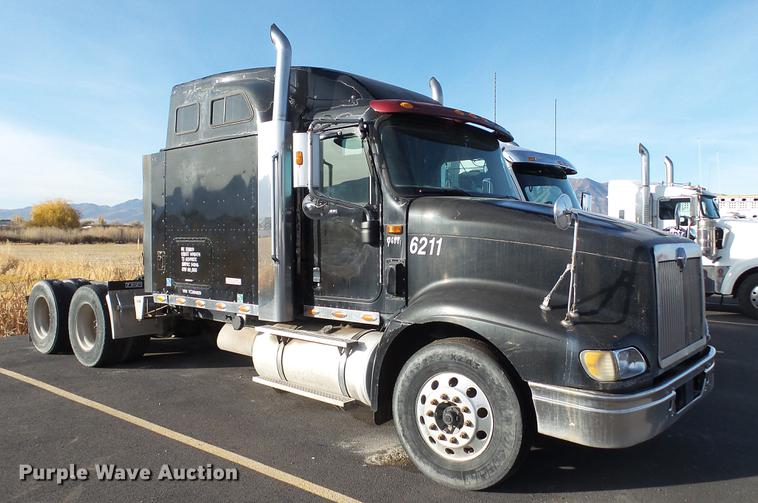 image for item DC2522 2007 International 9400i semi truck