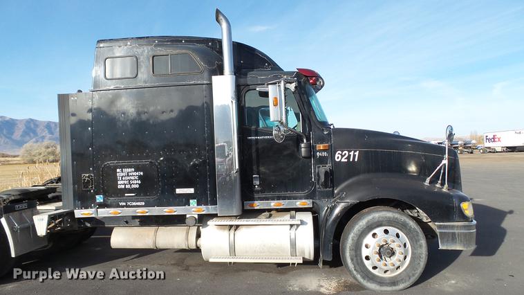 image for item DC2522 2007 International 9400i semi truck